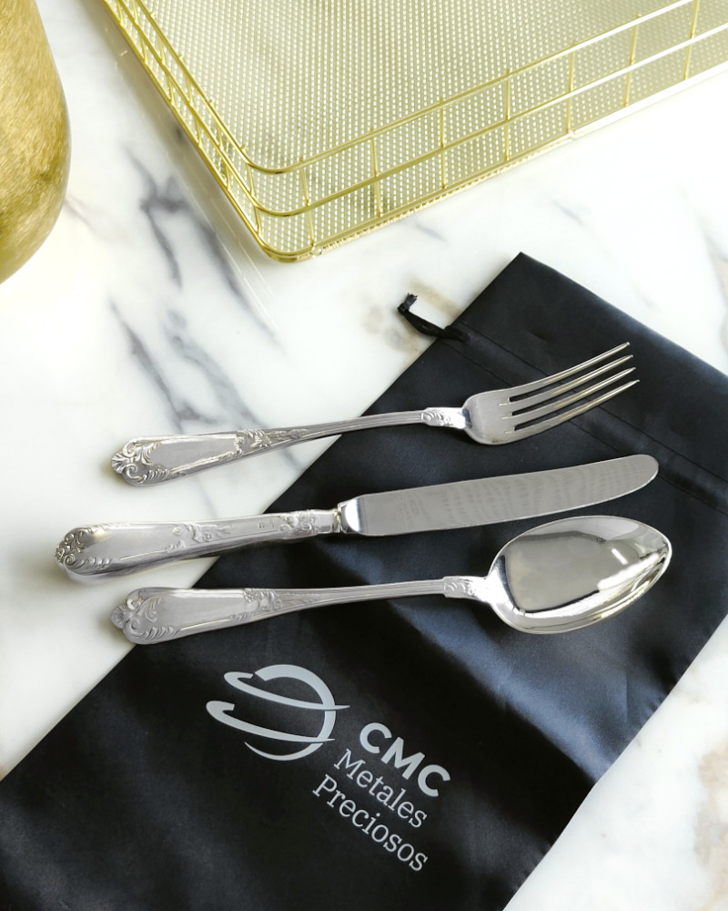 Juego de cubiertos de PLATA