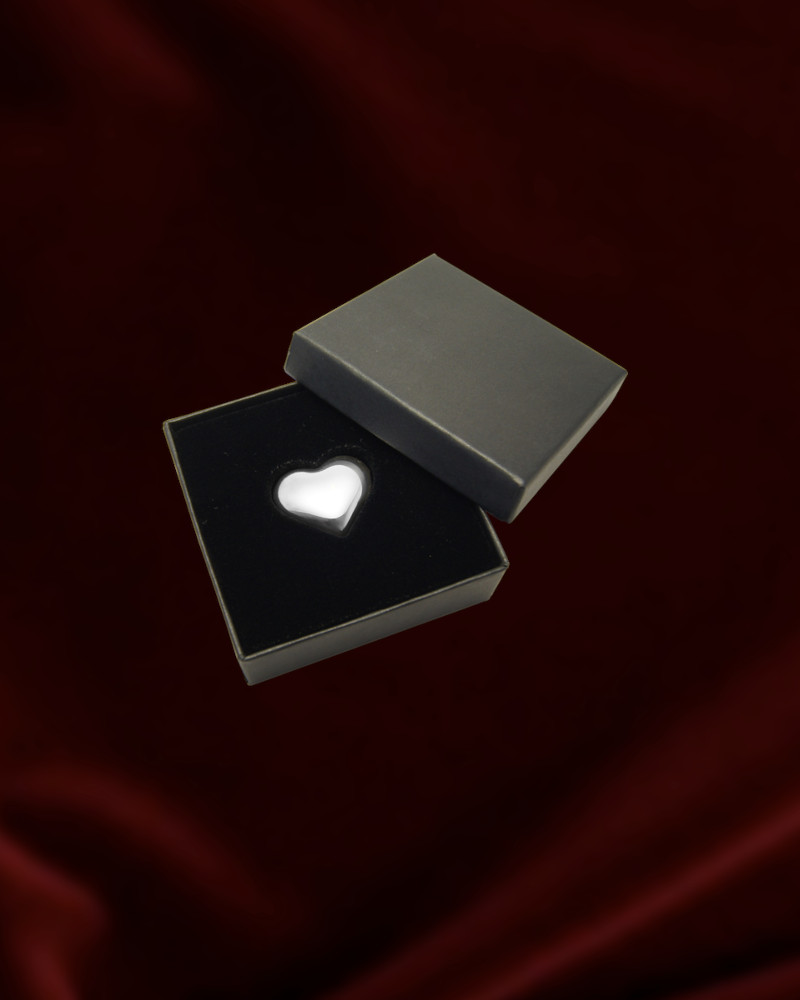 Corazón de plata de 1 oz. Pureza 999. En caja para regalo.